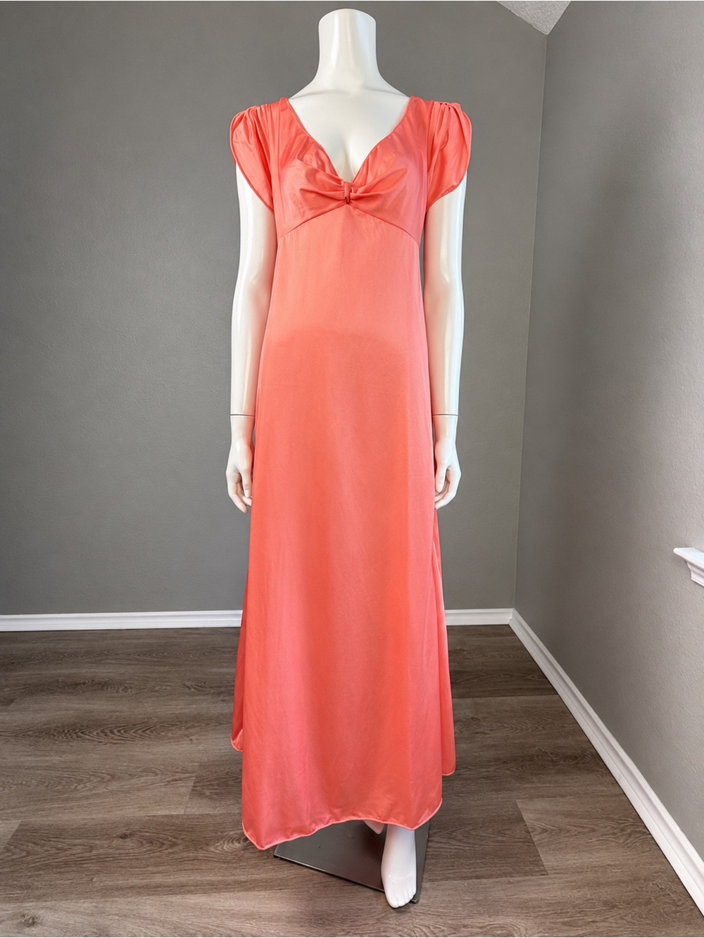 Vintage 1970s Henson Kickernick Peach Coral Nylon Maxi Nightgown Petal Sleeve XS